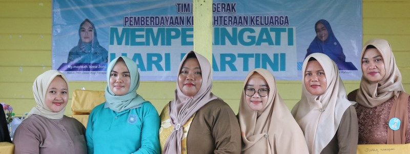 Lomba masak Tumpeng Per Dasawisma dan Lomba Fashion Show Memperingati Hari Kartini